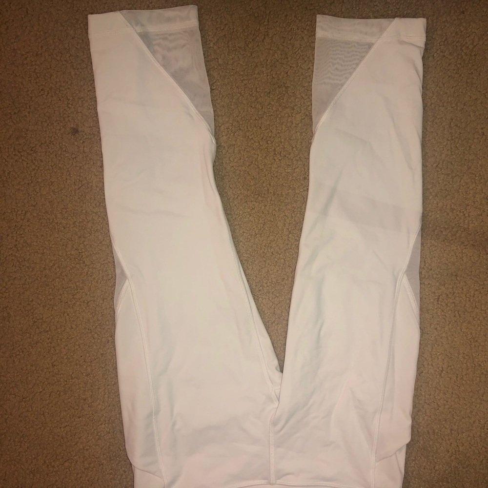 white mesh crop lululemon legging